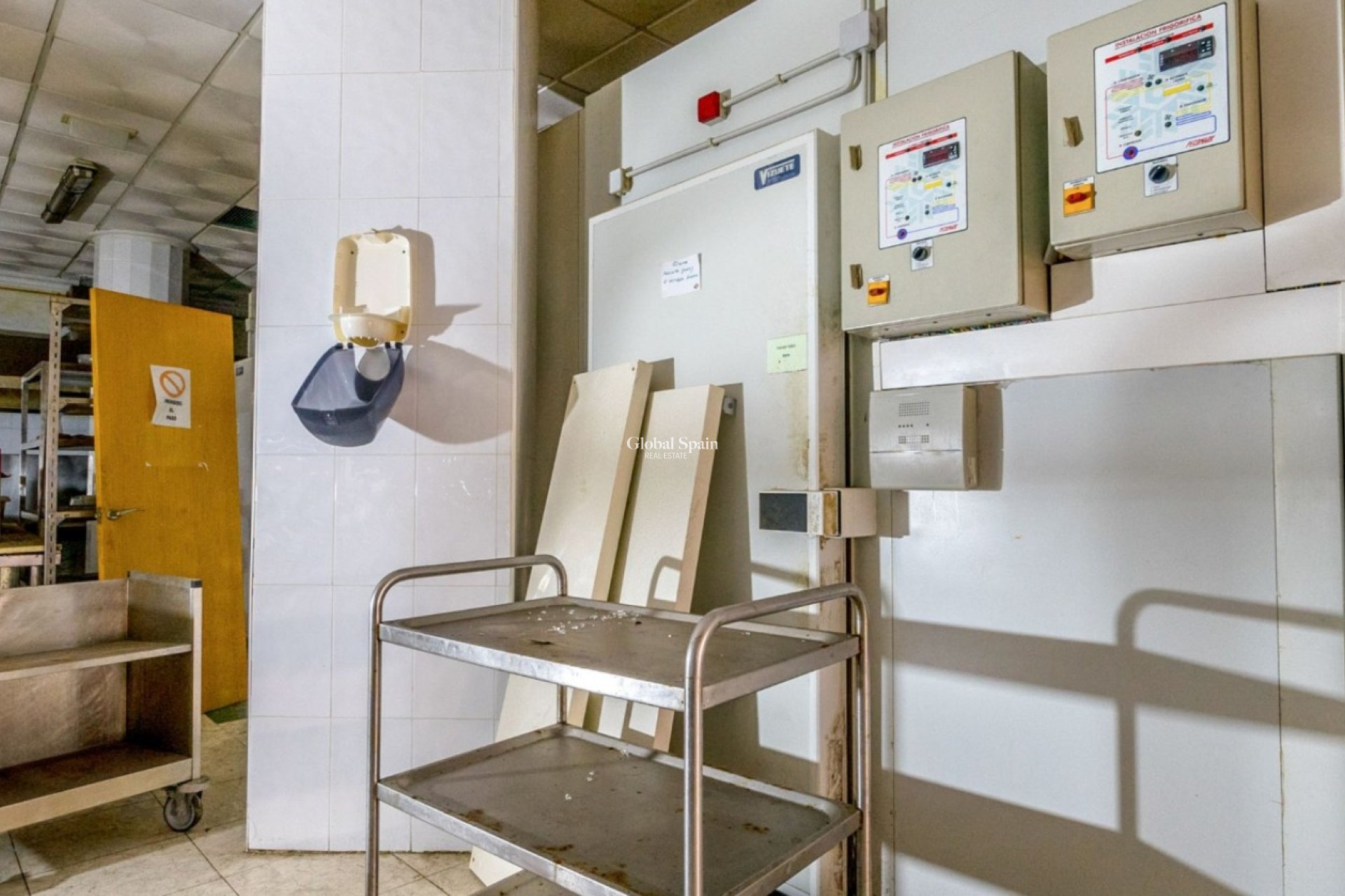 Wiederverkauf - GEWERBEIMMOBILIE -
TORREVIEJA - Torrevieja