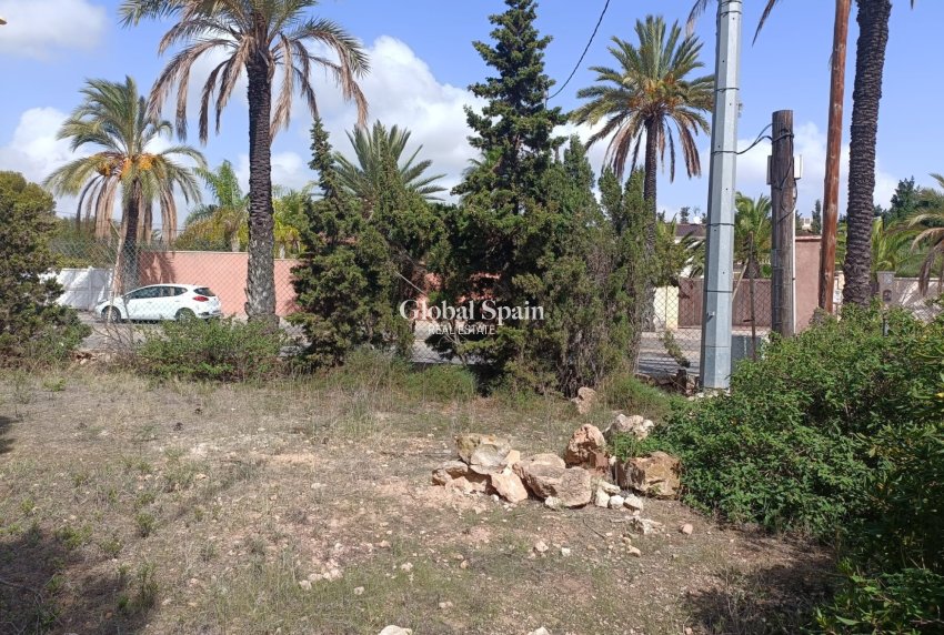 Wiederverkauf - GRUNDSTÜCK -
CABO ROIG - Costa Blanca