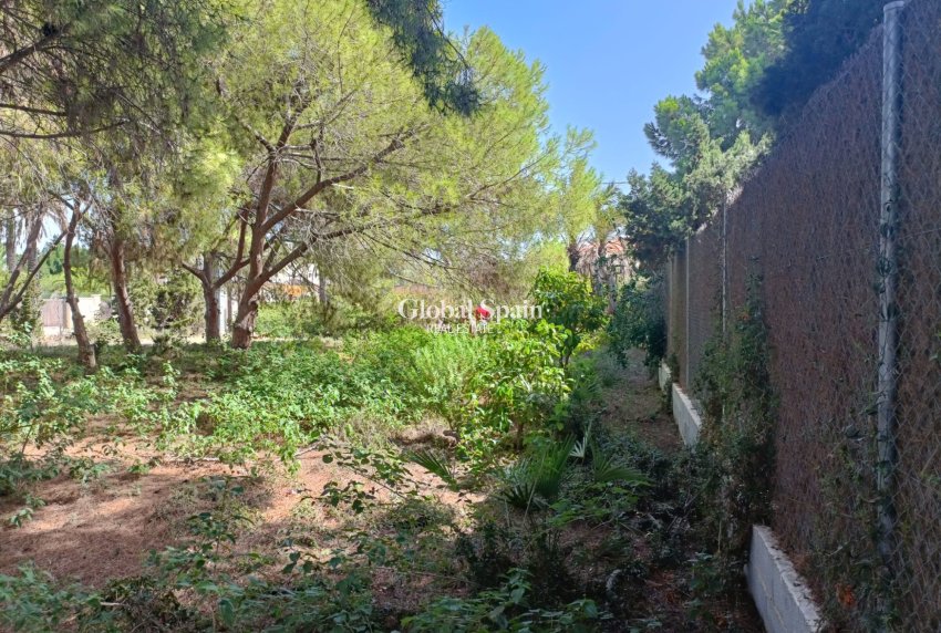 Wiederverkauf - GRUNDSTÜCK -
CABO ROIG - Costa Blanca