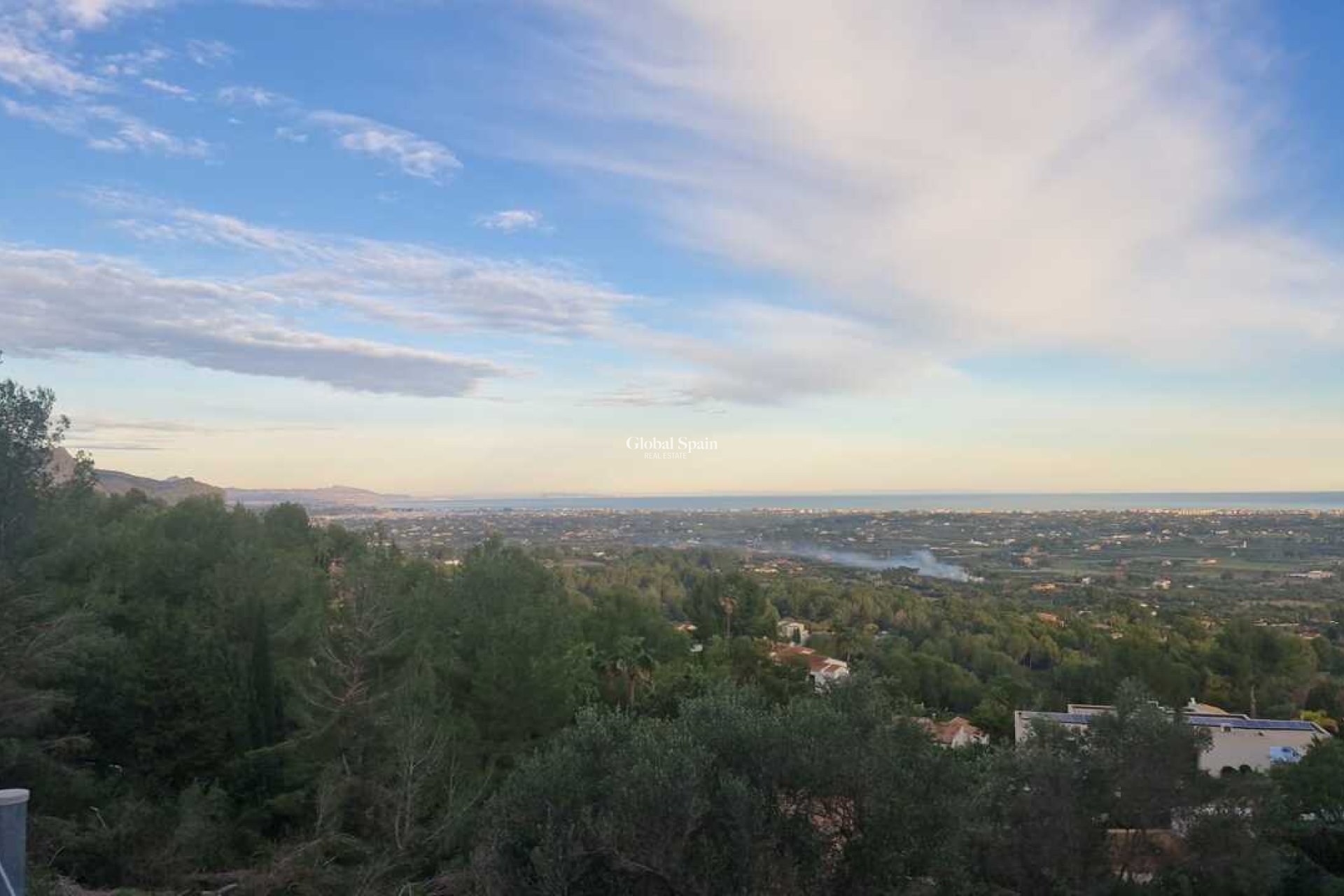 Wiederverkauf - GRUNDSTÜCK -
DENIA - Inland