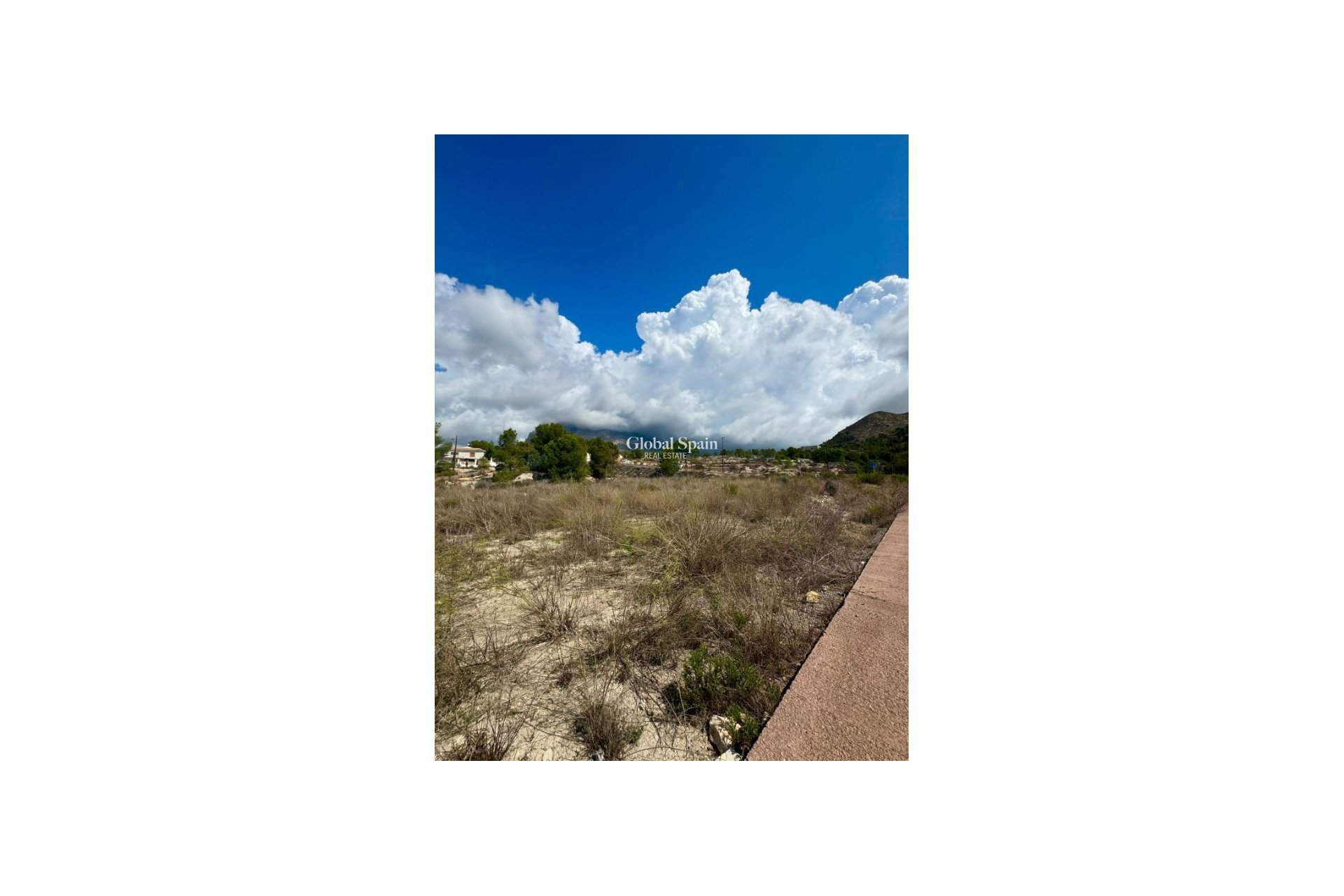 Wiederverkauf - GRUNDSTÜCK -
FINESTRAT - Costa Blanca