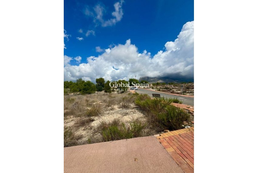 Wiederverkauf - GRUNDSTÜCK -
FINESTRAT - Costa Blanca