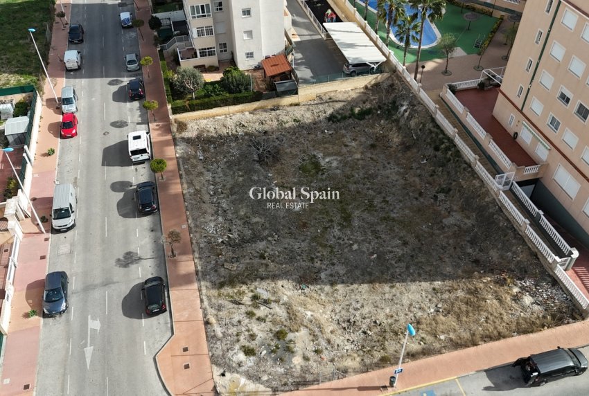 Wiederverkauf - GRUNDSTÜCK -
GUARDAMAR DEL SEGURA - Costa Blanca