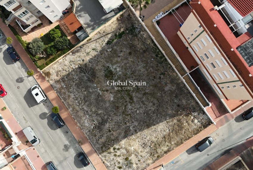 Wiederverkauf - GRUNDSTÜCK -
GUARDAMAR DEL SEGURA - Costa Blanca