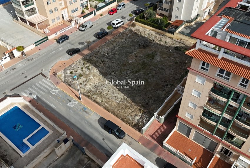 Wiederverkauf - GRUNDSTÜCK -
GUARDAMAR DEL SEGURA - Costa Blanca