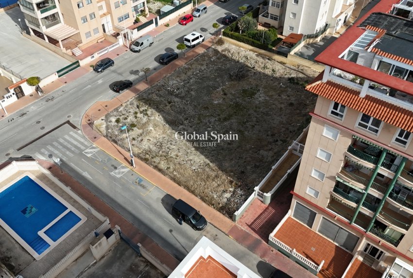 Wiederverkauf - GRUNDSTÜCK -
GUARDAMAR DEL SEGURA - Costa Blanca