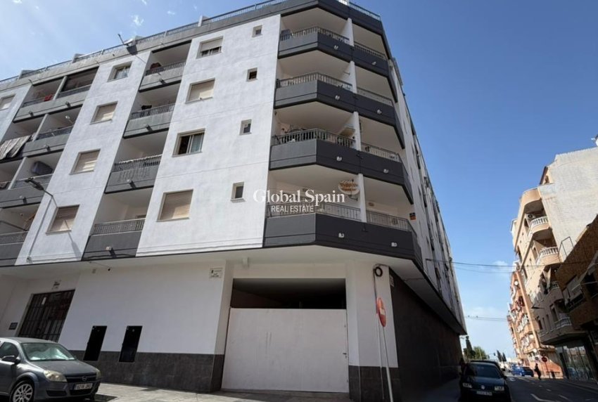 Wiederverkauf - GRUNDSTÜCK -
TORREVIEJA - Center