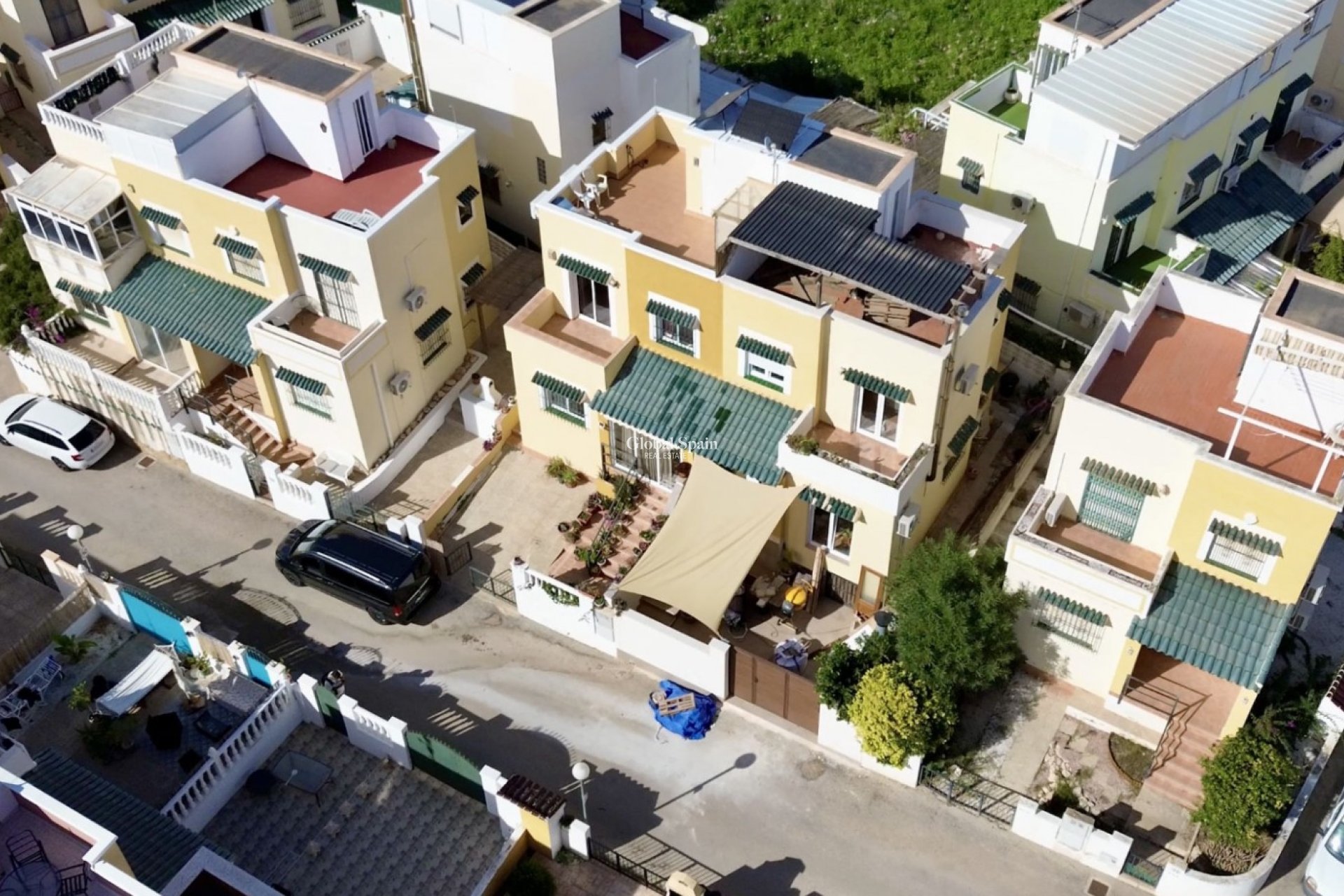 Wiederverkauf - Halb freistehend -
ORIHUELA COSTA - LOS BALCONES - LOS ALTOS