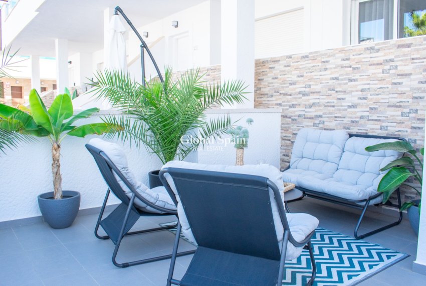 Wiederverkauf - Halb freistehend -
TORREVIEJA - LOS BALCONES - LOS ALTOS