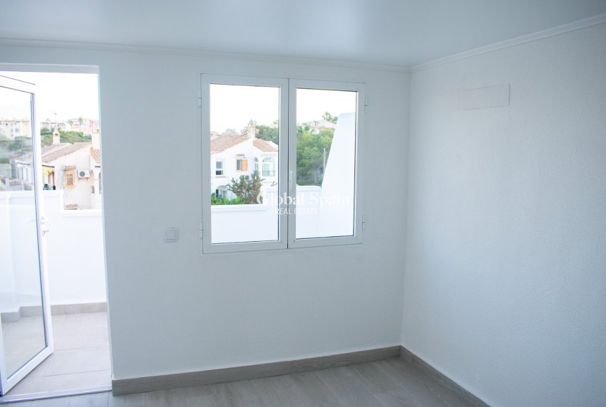 Wiederverkauf - Halb freistehend -
TORREVIEJA - Torreblanca