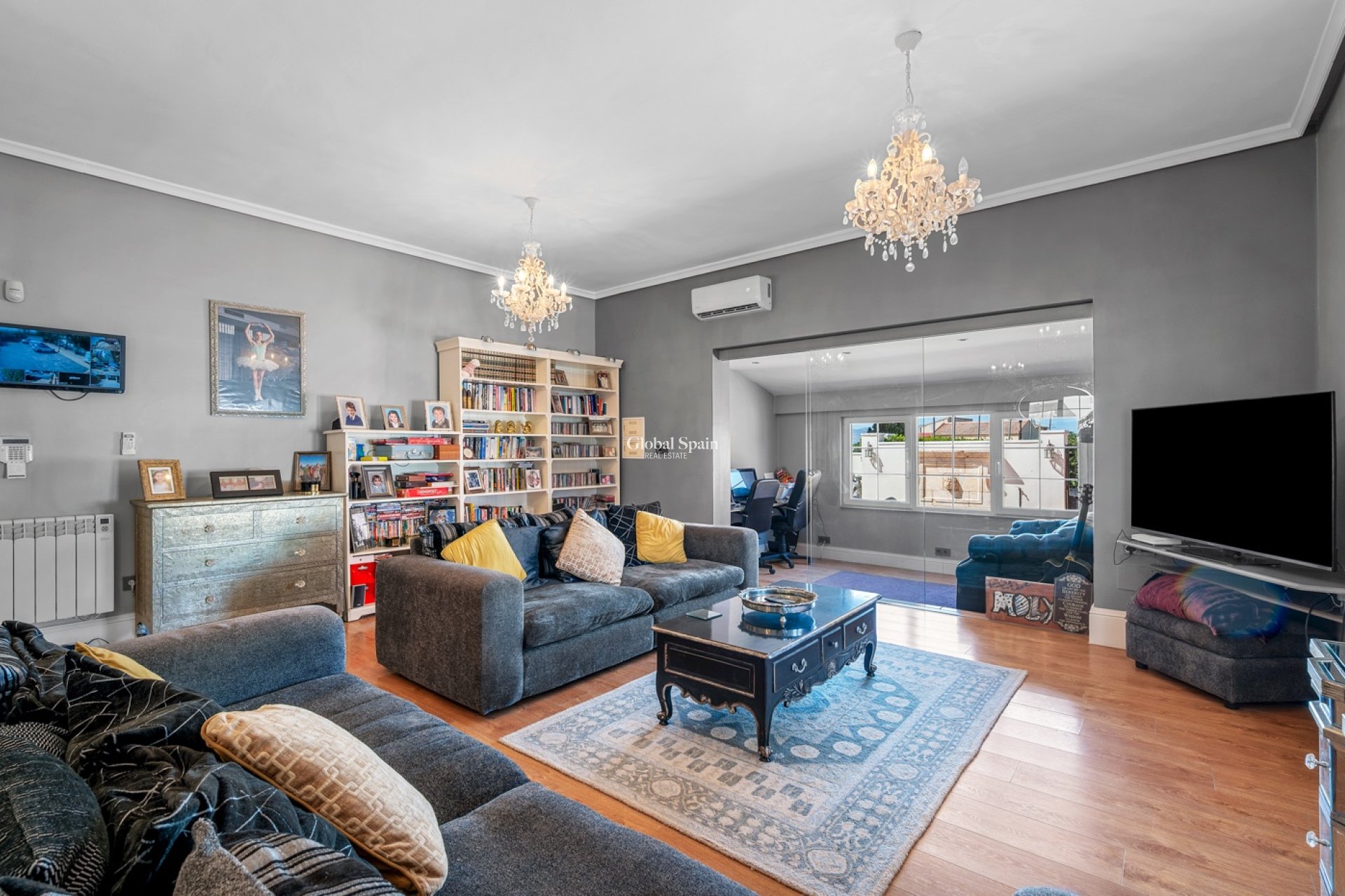 Wiederverkauf - HAUS -
ALMORADÍ