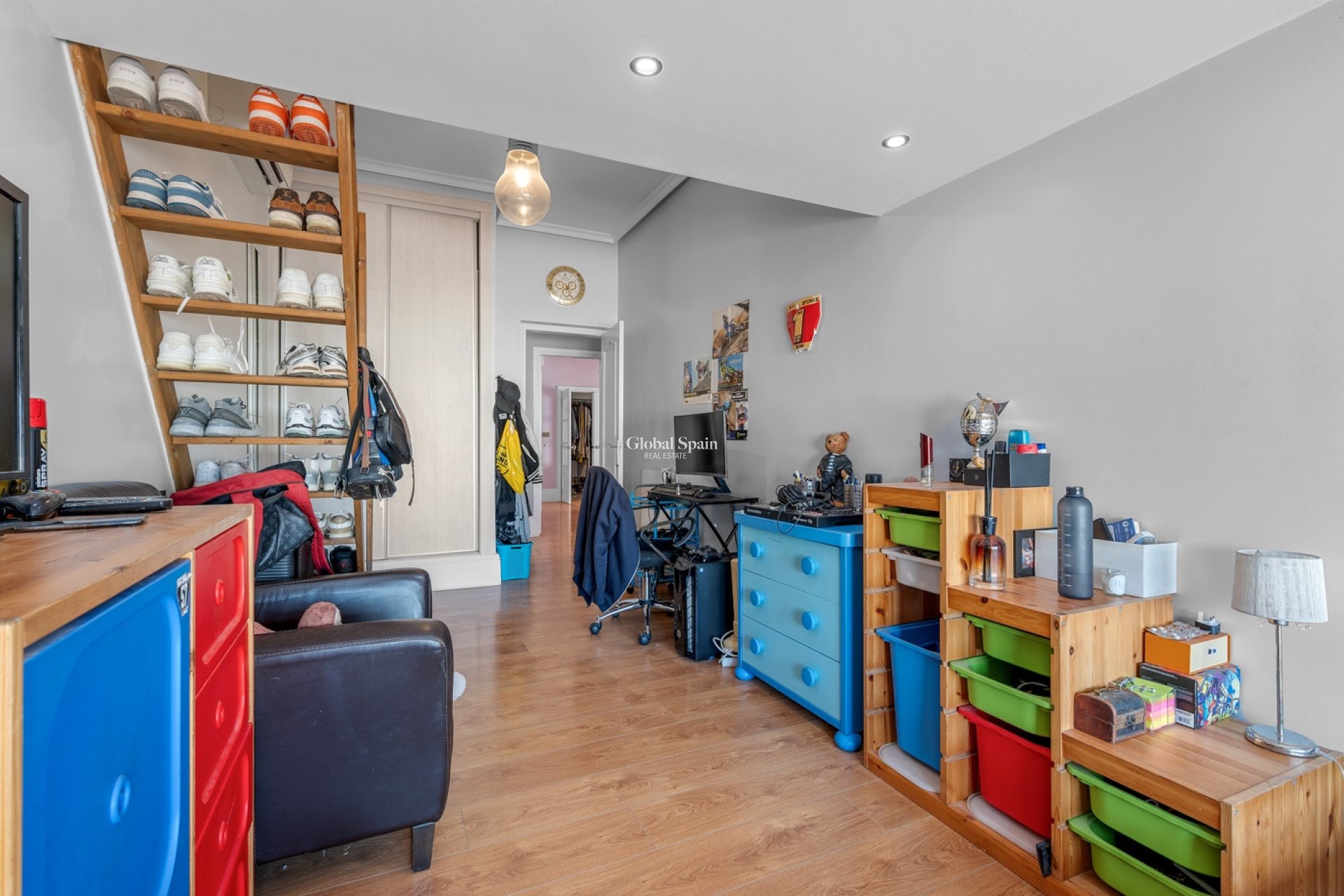 Wiederverkauf - HAUS -
ALMORADÍ