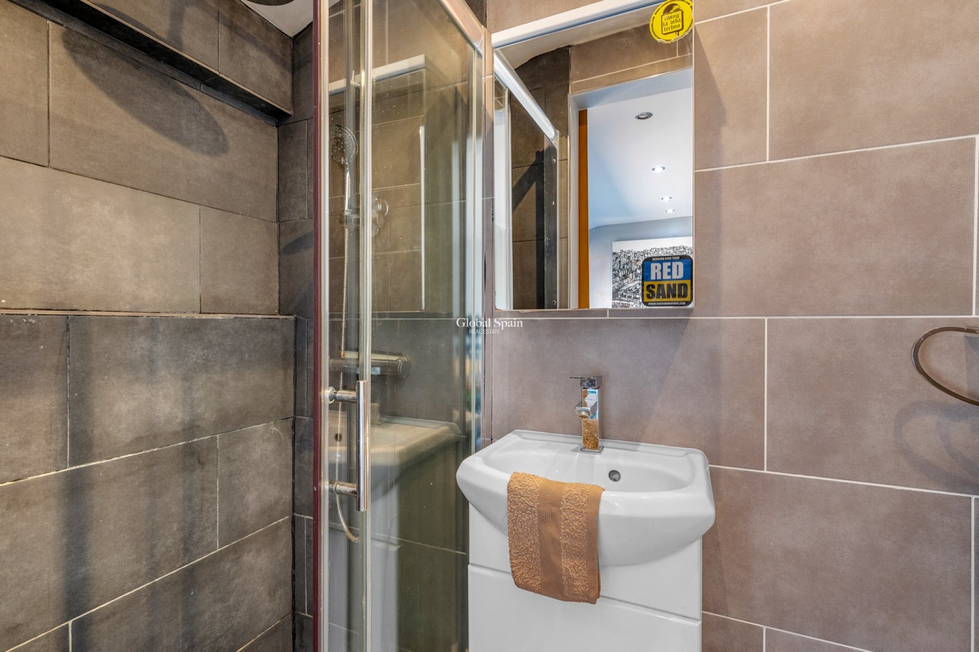 Wiederverkauf - HAUS -
ALMORADÍ