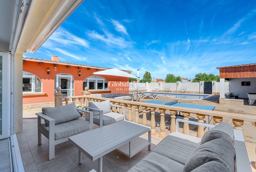 Wiederverkauf - HAUS -
ALMORADÍ