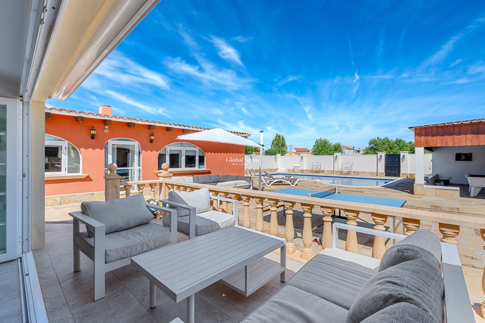 Wiederverkauf - HAUS -
ALMORADÍ