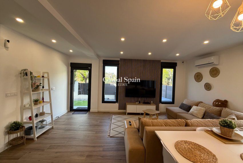 Wiederverkauf - HAUS -
BENIDORM - Costa Blanca