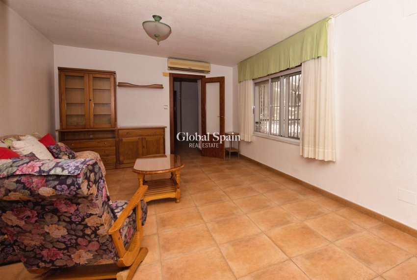 Wiederverkauf - HAUS -
BENIJÓFAR - Costa Blanca