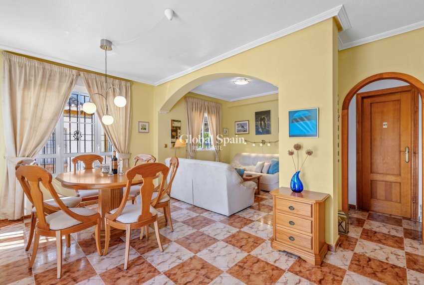 Wiederverkauf - HAUS -
CABO ROIG - Costa Blanca