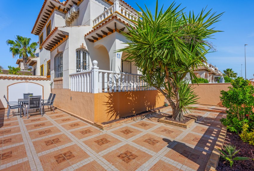 Wiederverkauf - HAUS -
CABO ROIG - Costa Blanca