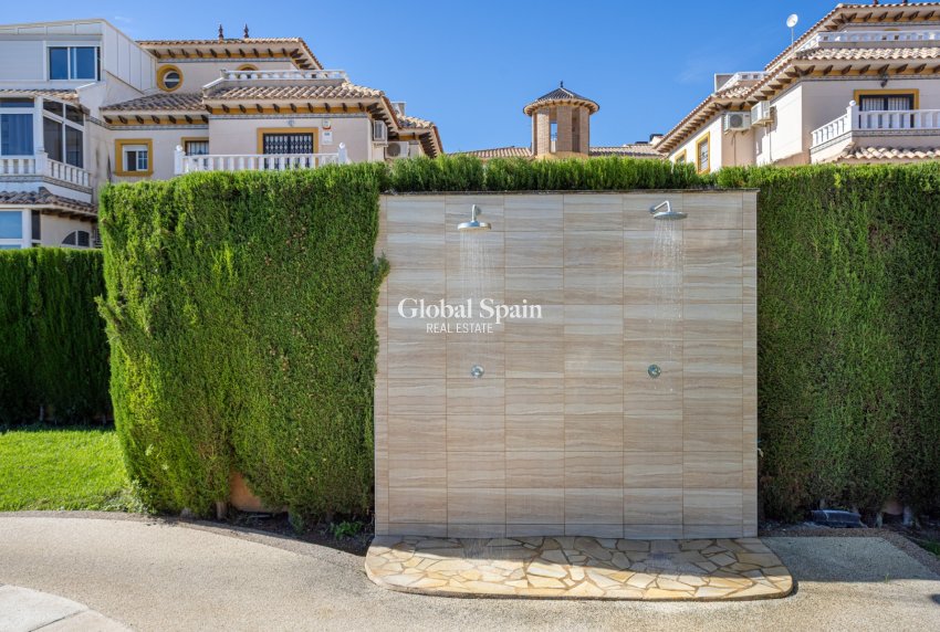 Wiederverkauf - HAUS -
CABO ROIG - Orihuela Costa