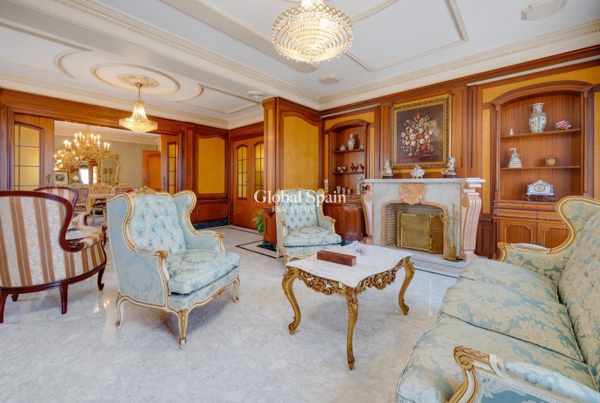 Wiederverkauf - HAUS -
CALLOSA DEL SEGURA - Comunidad Valenciana