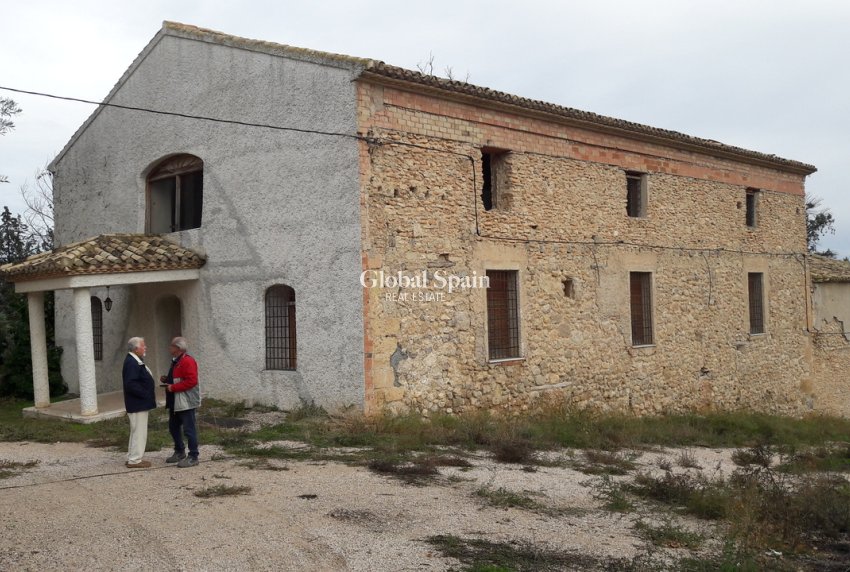 Wiederverkauf - HAUS -
CARAVACA DE LA CRUZ - Inland