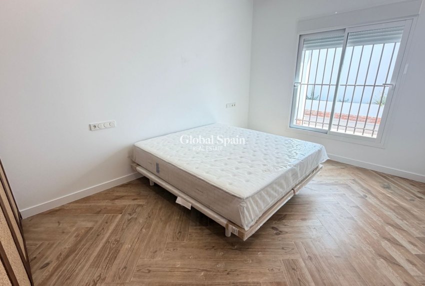 Wiederverkauf - HAUS -
CATRAL - Costa Blanca