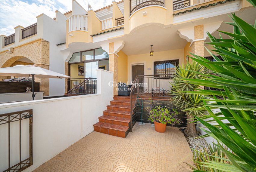 Wiederverkauf - HAUS -
CIUDAD QUESADA - Lo Marabú