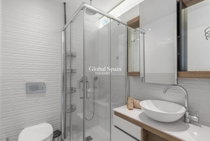 Wiederverkauf - HAUS -
CIUDAD QUESADA