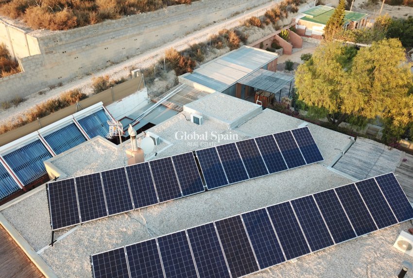 Wiederverkauf - HAUS -
CREVILLENTE - Inland