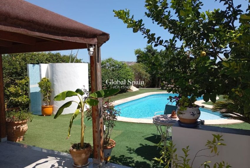 Wiederverkauf - HAUS -
DAYA NUEVA - Costa Blanca