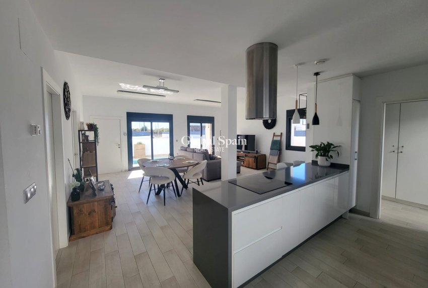 Wiederverkauf - HAUS -
DAYA VIEJA - Costa Blanca