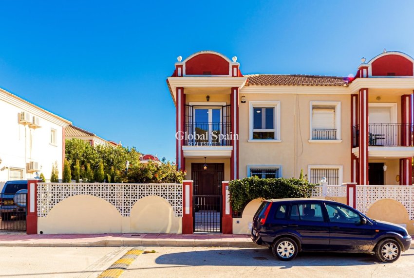 Wiederverkauf - HAUS -
DEHESA DE CAMPOAMOR - Costa Blanca