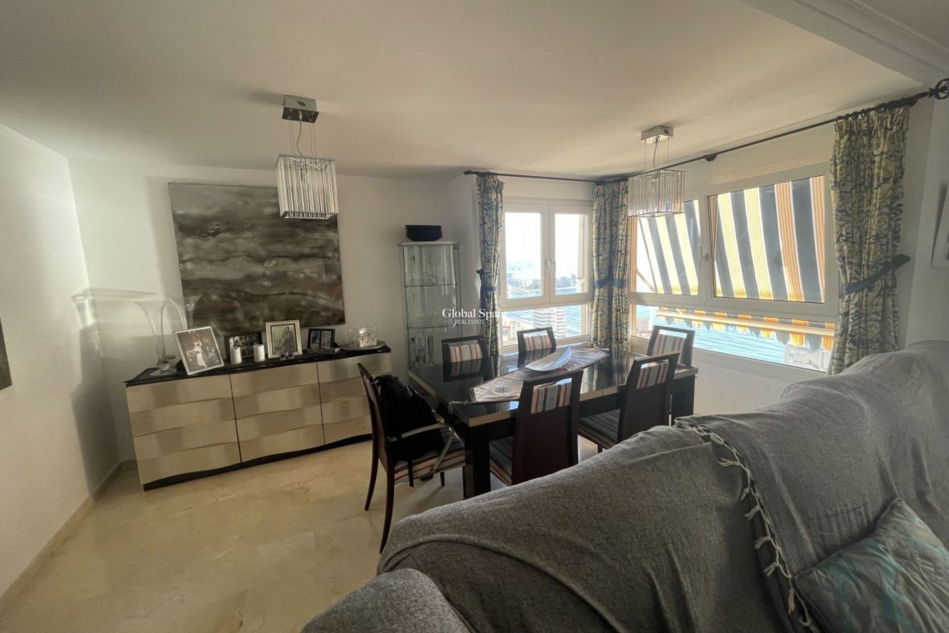 Wiederverkauf - HAUS -
EL CAMPELLO - Costa Blanca