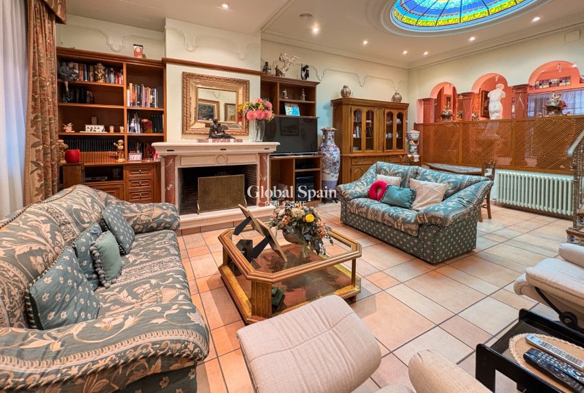 Wiederverkauf - HAUS -
ELCHE - Altzabares Alto