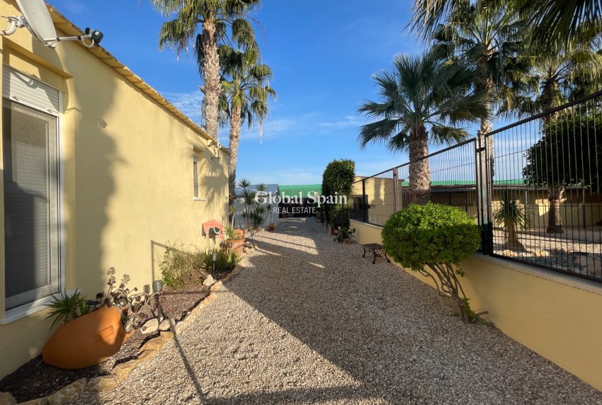 Wiederverkauf - HAUS -
ELCHE - Costa Blanca