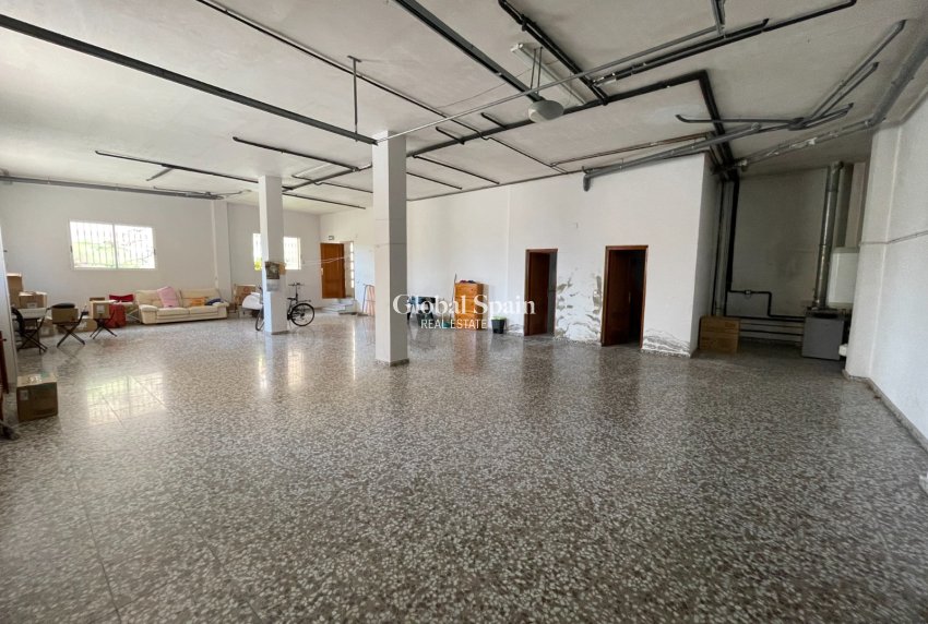 Wiederverkauf - HAUS -
FORMENTERA DEL SEGURA