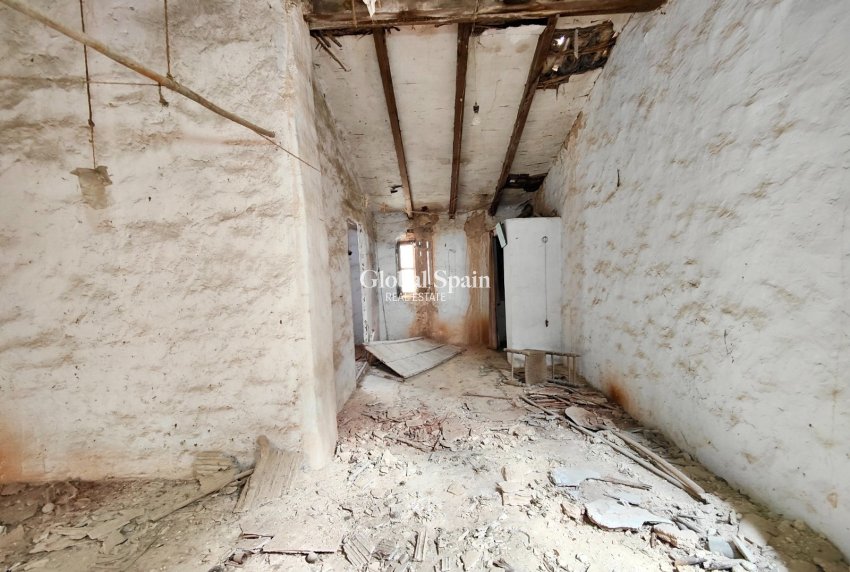 Wiederverkauf - HAUS -
GATA DE GORGOS - Gata de Gorgos
