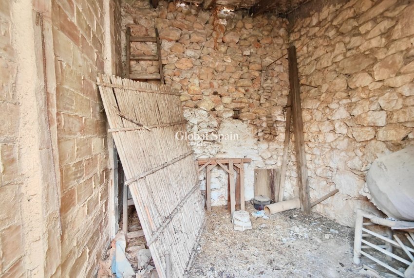 Wiederverkauf - HAUS -
GATA DE GORGOS - Gata de Gorgos
