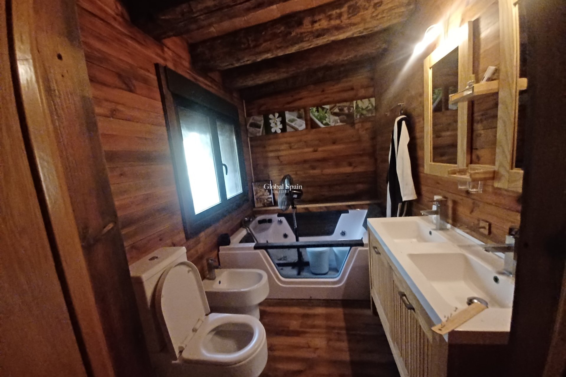 Wiederverkauf - HAUS -
GEA Y TRUYOLS - Inland