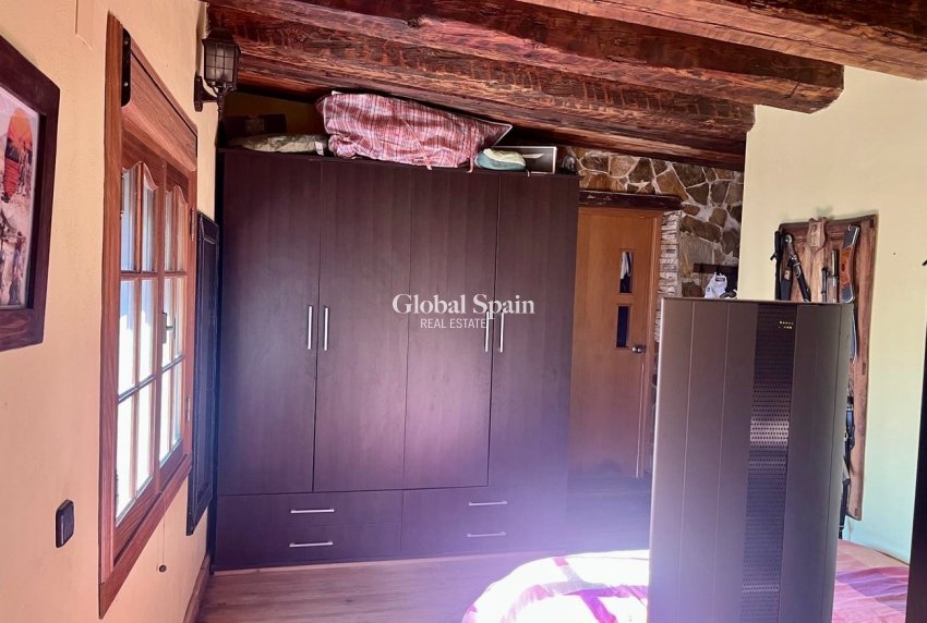 Wiederverkauf - HAUS -
GEA Y TRUYOLS - Sierra de Columbares Natural Park