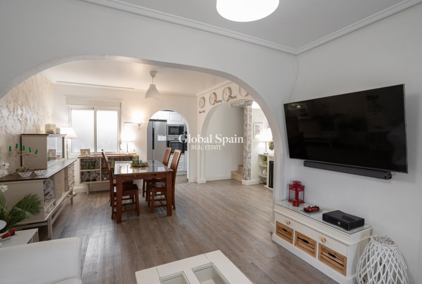 Wiederverkauf - HAUS -
GRAN ALACANT - Costa Blanca