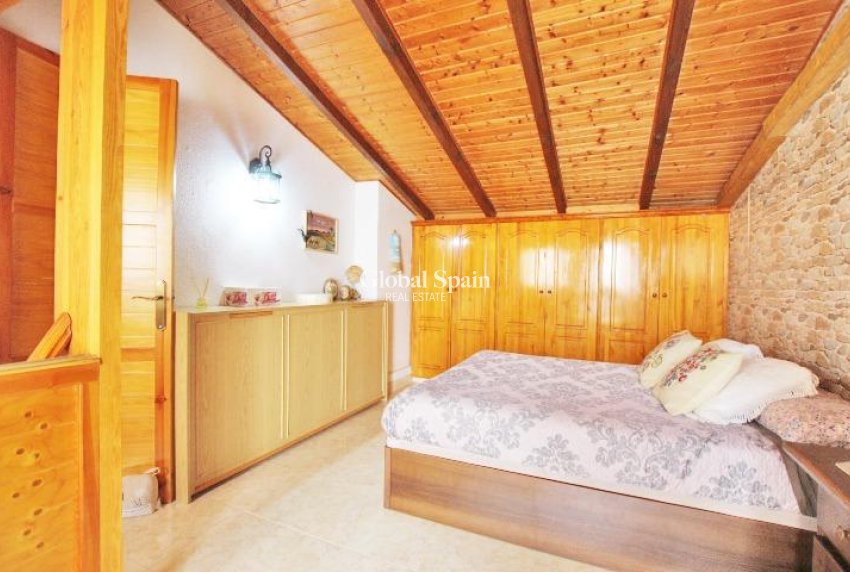 Wiederverkauf - HAUS -
GUARDAMAR DEL SEGURA - Benamor