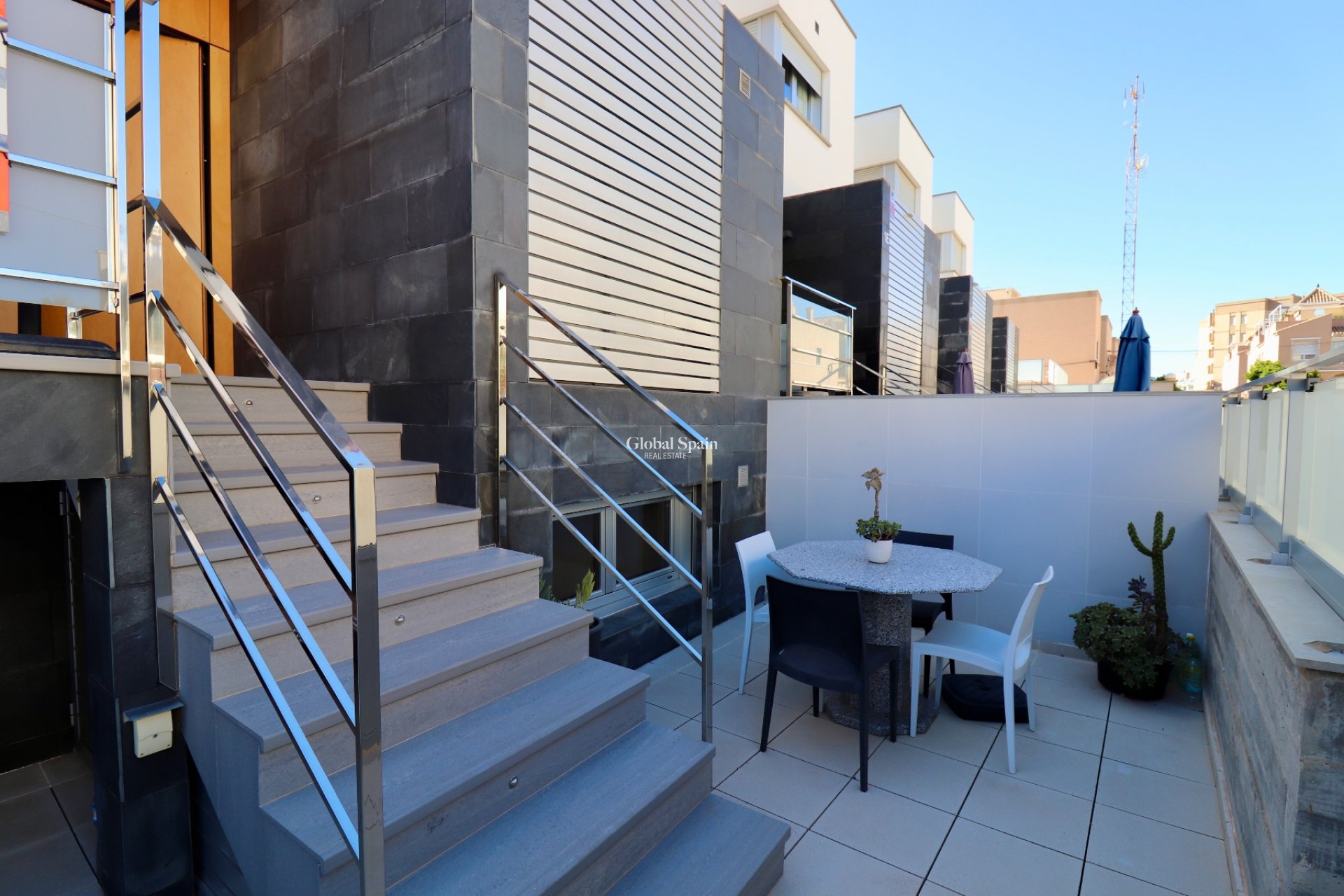 Wiederverkauf - HAUS -
GUARDAMAR DEL SEGURA