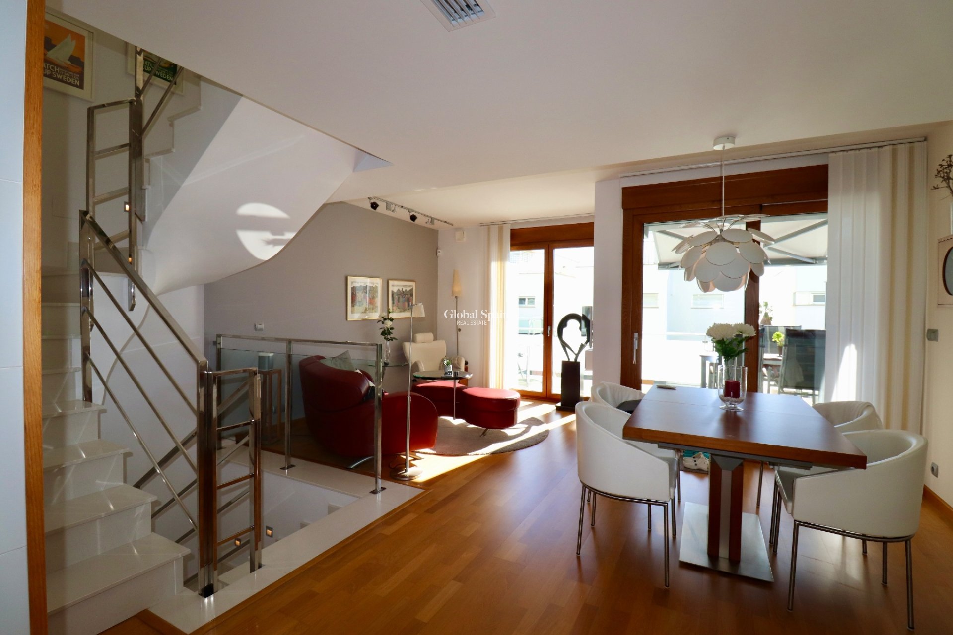 Wiederverkauf - HAUS -
GUARDAMAR DEL SEGURA