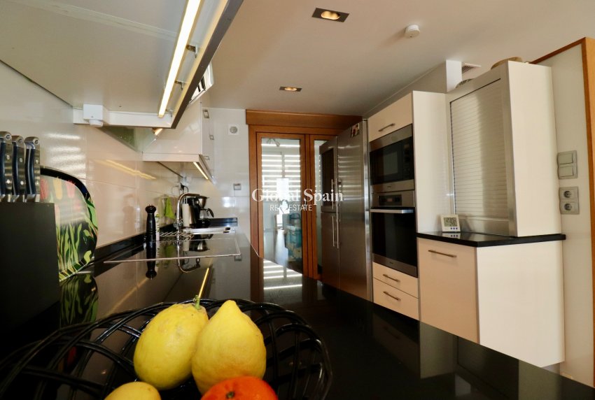 Wiederverkauf - HAUS -
GUARDAMAR DEL SEGURA