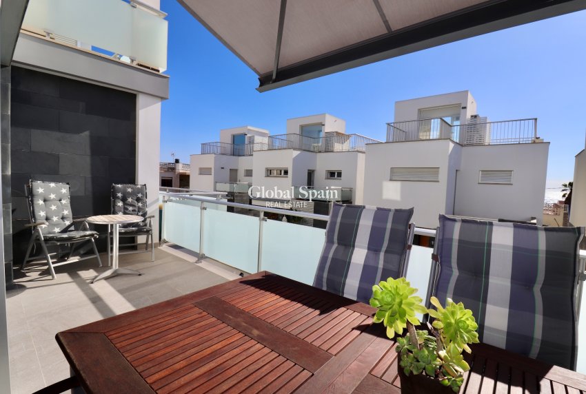 Wiederverkauf - HAUS -
GUARDAMAR DEL SEGURA