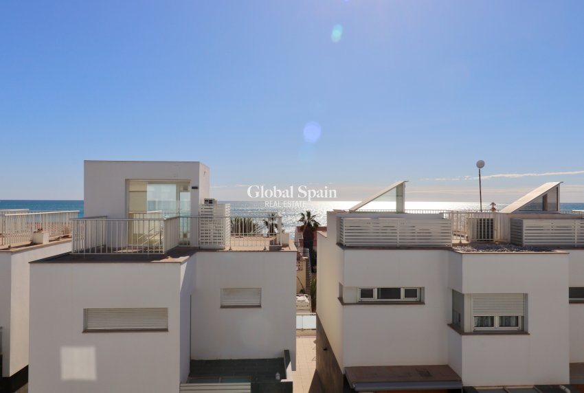 Wiederverkauf - HAUS -
GUARDAMAR DEL SEGURA