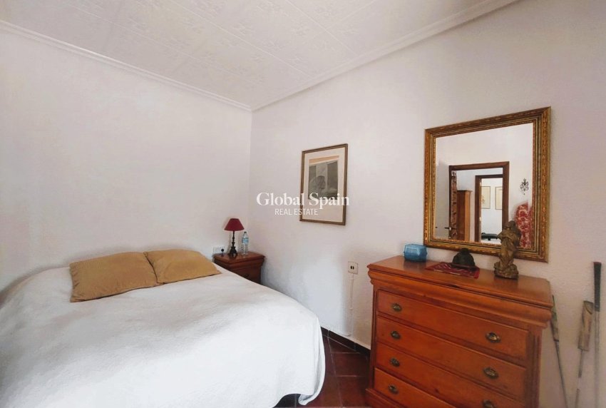 Wiederverkauf - HAUS -
LA MARINA - Costa Blanca