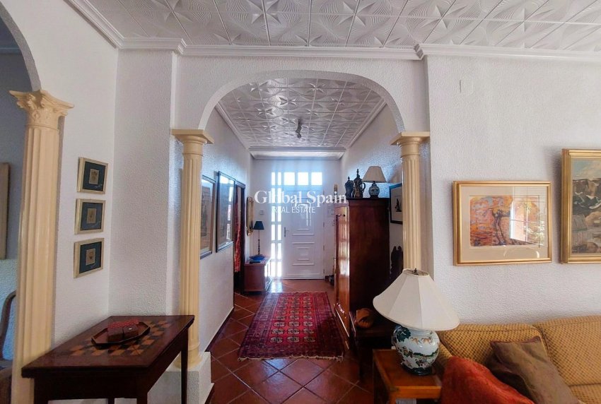 Wiederverkauf - HAUS -
LA MARINA - Costa Blanca